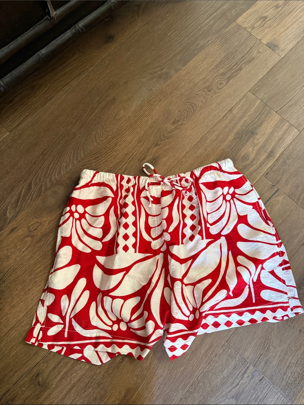 H&M Red and White Floral Print Women's Shorts